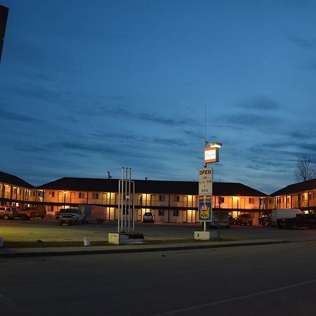 Blue Bell Inn Fort Nelson Exteriör bild